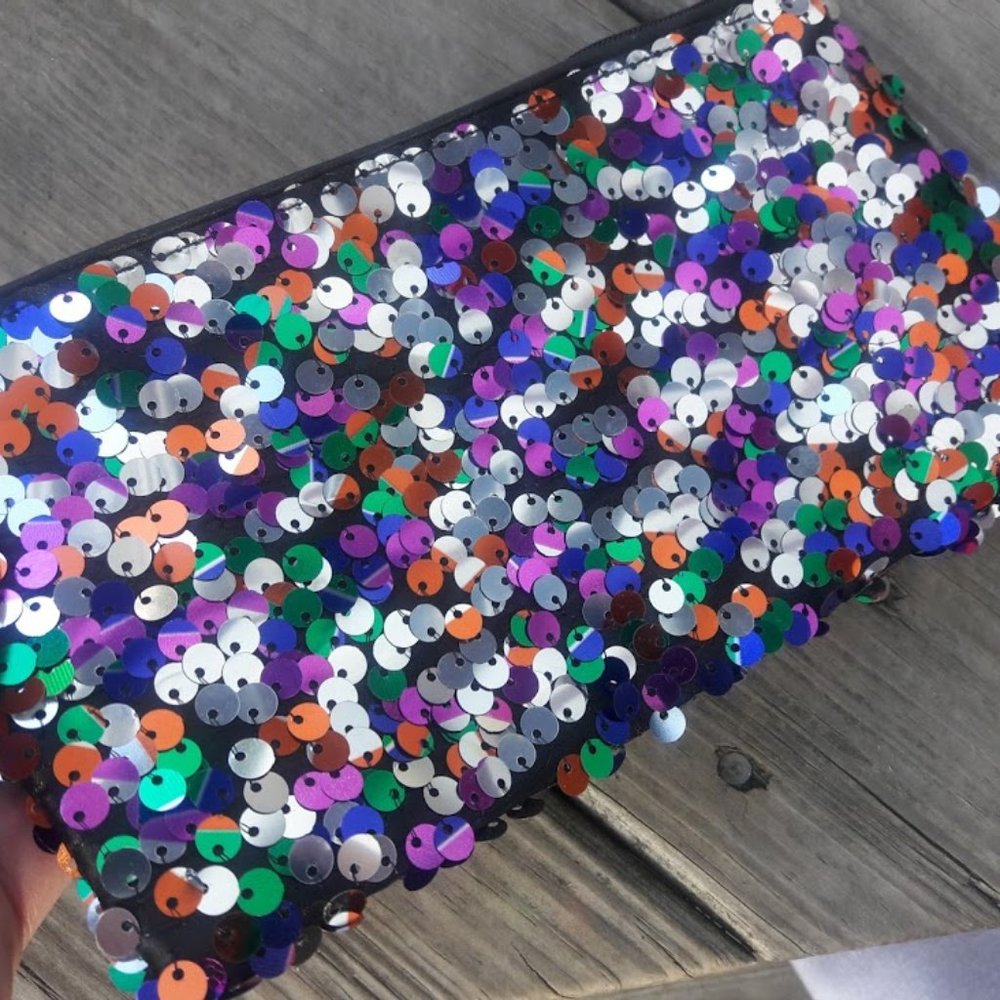 MAC Cosmetics Bag - Picture 3 of 5